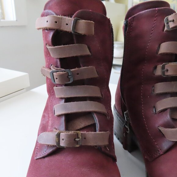 Burgundy combat style boots - Picture 7 of 7